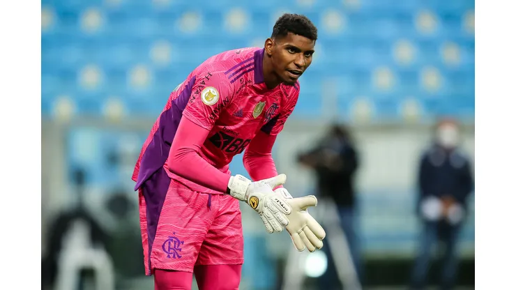 Pedro H. Tesch/AGIF- Hugo Souza, goleiro do Flamengo