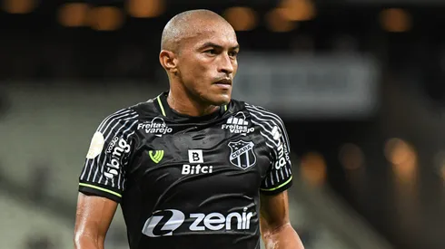 Foto: (Kely Pereira/AGIF) – Nino Paraíba não foi o único a deixar o Ceará após o rebaixamento à Série B