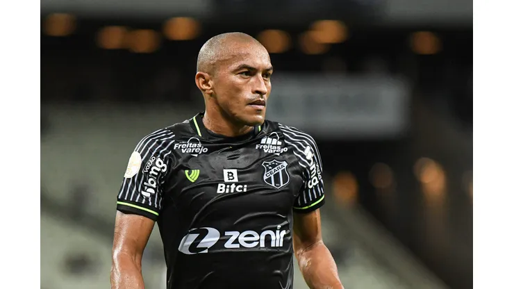 Foto: (Kely Pereira/AGIF) - Nino Paraíba não foi o único a deixar o Ceará após o rebaixamento à Série B