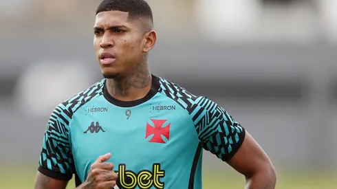 Foto: (Foto: Daniel Ramalho/Vasco) – Raniel é um dos cinco jogadores que não permanecerão no Vasco para a temporada 2023