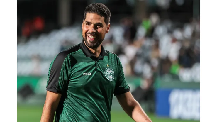 Robson Mafra/AGIF- António Oliveira, técnico do Coritiba