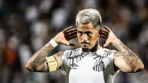 Foto: (Raul Baretta/AGIF) – Ivonei não é o único jogador do Santos a ser integrado aos profissionais após a Copinha