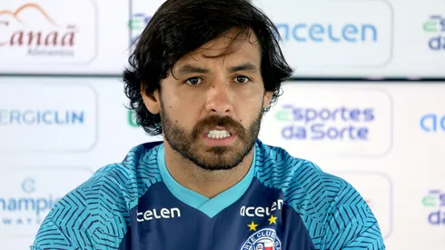 Foto: (Felipe Oliveira/EC Bahia) – Ricardo Goulart concedeu entrevista coletiva no Bahia nesta sexta (27)