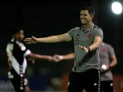 Ex-Flamengo rasga elogios para Léo Jardim  