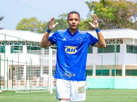 Vitor Roque 'manda a real' sobre relação com o Cruzeiro