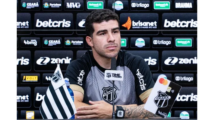 Foto: (Marcelo Vidal/cearasc.com) - Richardson concedeu entrevista coletiva no Ceará nesta terça (24)