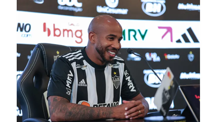 Foto: (Pedro Souza/Atlético) - Patrick durante coletiva de apresentação no Atlético nesta sexta (20)