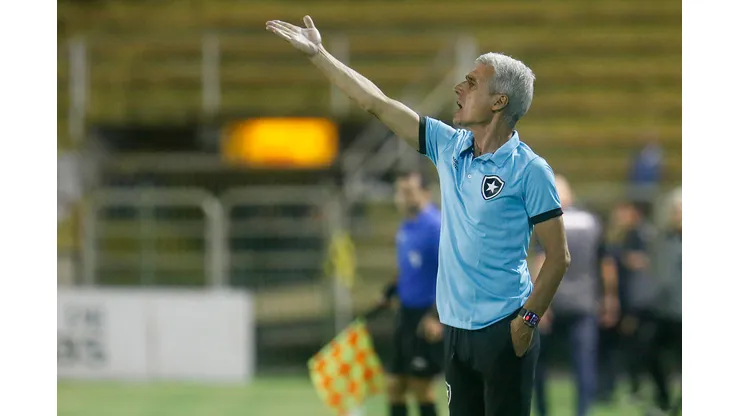 Foto: Vitor Silva/Flickr/Botafogo - Luis Castro fala sobre Campeonato Carioca