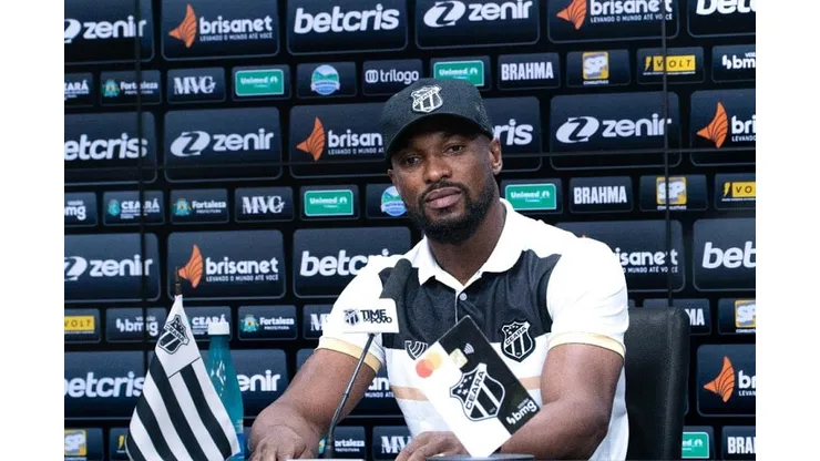 Foto: (Marcelo Vidal/CearaSC.com) - Luiz Otávio concedeu entrevista coletiva no Ceará nesta segunda (16)