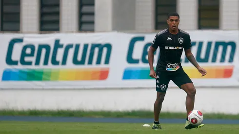 Foto: Vitor Silva/Flickr/Botafogo - Zagueiro solta o verbo sobre arbitragem