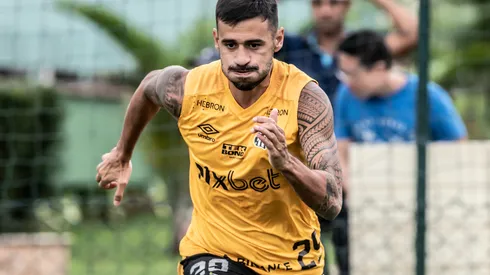 Foto: (Ivan Storti/Santos FC) – Camacho deve começar 2023 na reserva do Santos
