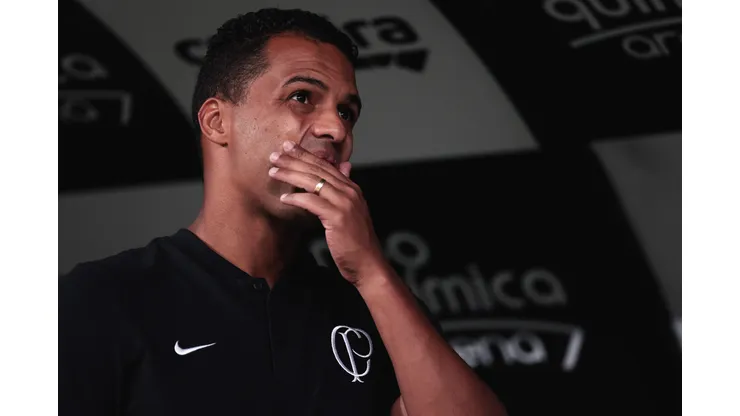 Foto: Ettore Chiereguini/AGIF - Fernaando Lázaro tem importante desfalque para estreia do Paulistão