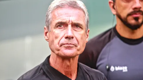 Foto: Gabriel Machado/AGIF – Luis Castro, técnico do Botafogo