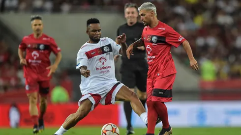 Foto: (Thiago Ribeiro/AGIF) – Arrascaeta, do Flamengo, rebateu a nova polêmica de Carlos Alberto