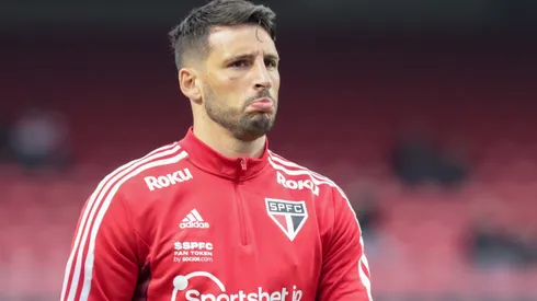 Foto: (Marcello Zambrana/AGIF) – Calleri, do São Paulo, ouviu um sonoro "Vai, Corinthians!"