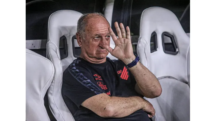 Foto: (Lucas Emanuel/AGIF) - Felipão exaltou o trabalho do Athletico em manter suas principais peças para 2023