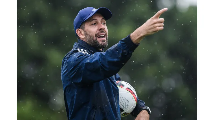 Foto: Gustavo Aleixo/Cruzeiro - Pezzolano deve receber +1 reforço.