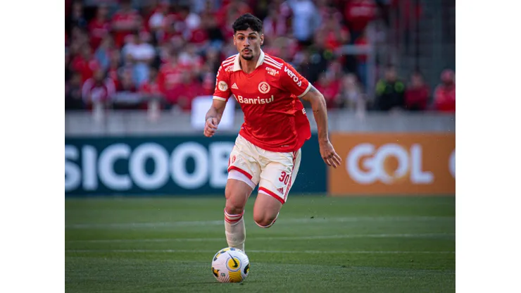 Maxi Franzoi/AGIF- Johnny, volante do Inter