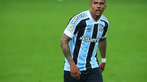 Pedro H. Tesch/AGIF. Douglas Costa revela principal erro em 2021 pelo Grêmio