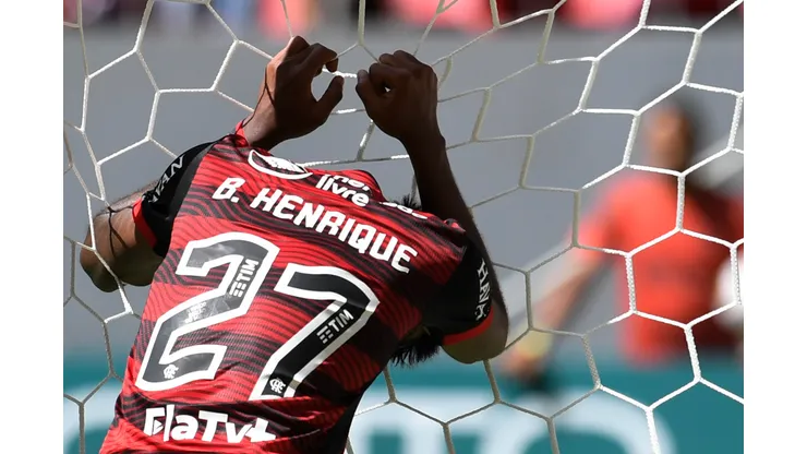 Mateus Bonomi/AGIF. Bruno Henrique está há seis meses afastado do Flamengo