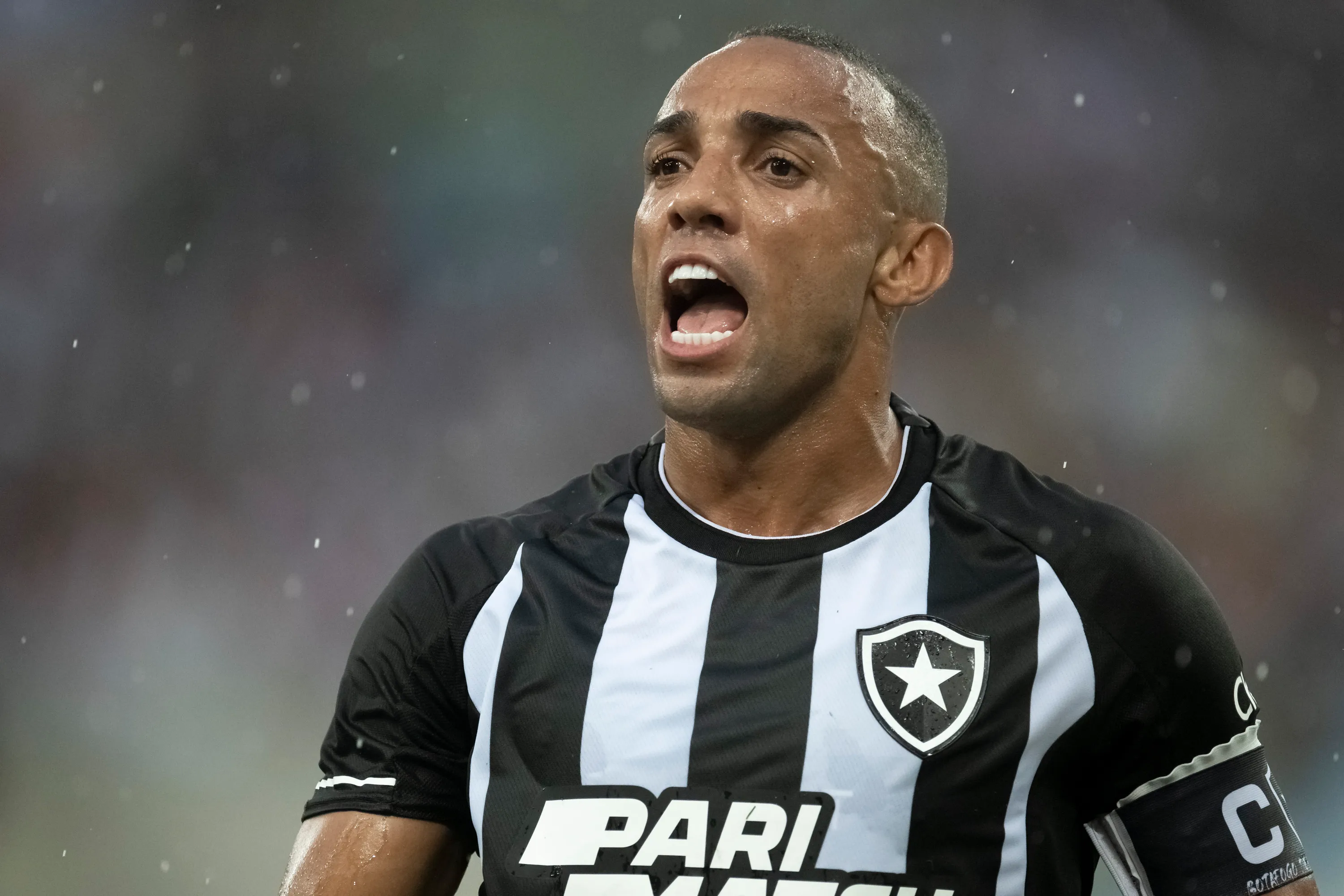 Castro define substituto de Marçal
