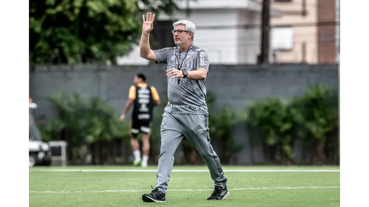 Foto: Ivan Storti/Santos FC - Odair Hellmann perdeu nome importante para clássico