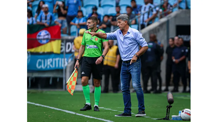 Foto: Maxi Franzoi/AGIF - Renato Gaúcho explica mudanças no Grêmio