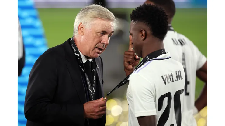 Alex Grimm/Getty Images- Vinícius Jr e Carlo Ancelotti