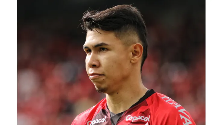 Foto: Joao Vitor Rezende Borba/AGIF: Nico Hernandez se despede do Furacão