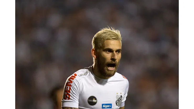 Foto: Daniel Vorley/AGIF - Santos toma decisão sobre futuro de Lucas Lima