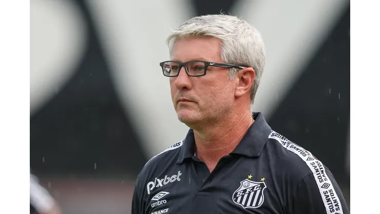 Foto: Marcello Zambrana/AGIF - Odair surpreende com escalação do Santos na Copa do Brasil