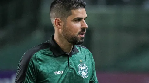 Robson Mafra/AGIF- António Oliveira. técnico do Coritiba