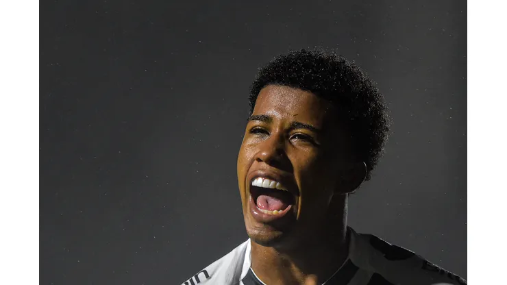 Foto: Thiago Ribeiro/AGIF - Andrey deve retornar ao futebol brasileiro