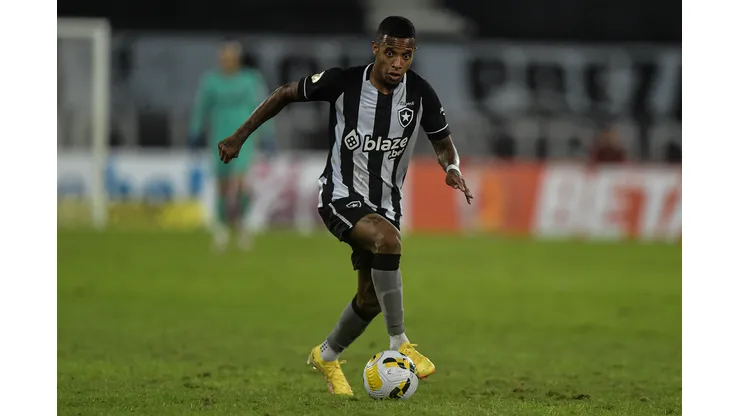 Thiago Ribeiro/AGIF- Tchê Tchê, volante do Botafogo