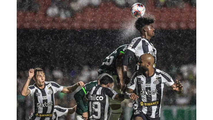 Foto: Marcello Zambrana/AGIF - Desempenho fora de casa vira preocupação no Santos