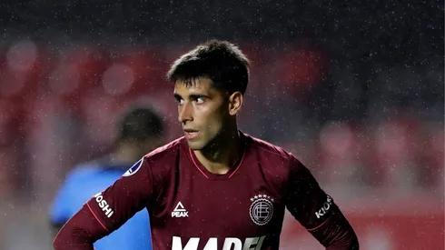 Photo by Andre Penner-Pool/Getty Images - Botafogo tem interesse em Di Plácido, do Lanús