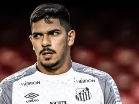 João Paulo 'esquece' vexame no clássico e cita principal foco do Santos no Paulista 