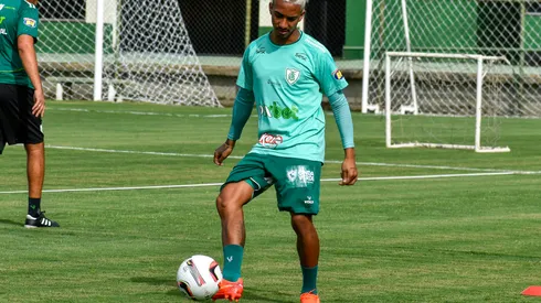Foto: Marina Almeida / América – Lateral atrai o interesse de equipes europeias