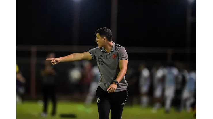 Thiago Ribeiro/AGIF- Maucício Barbierii, técnico do Vasco