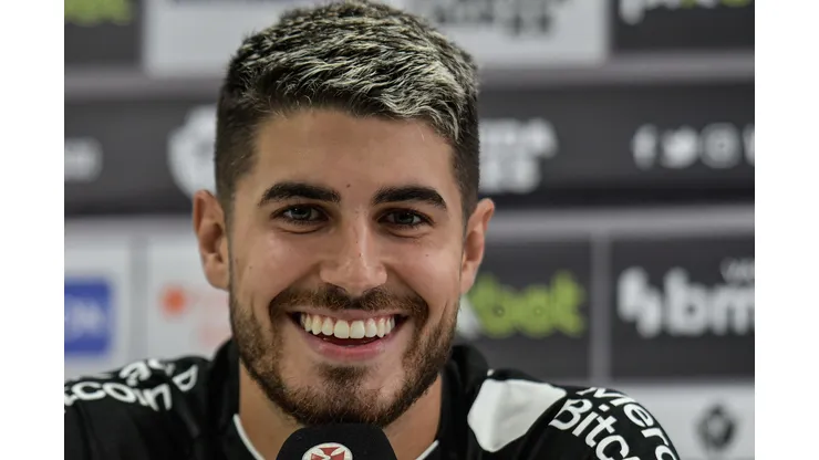 Foto: Thiago Ribeiro/AGIF - Pedro Raul deve ganhar 'sombra' no Vasco
