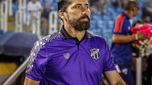 Foto: (Lucas Emanuel/AGIF) – Gustavo Morínigo, técnico do Ceará