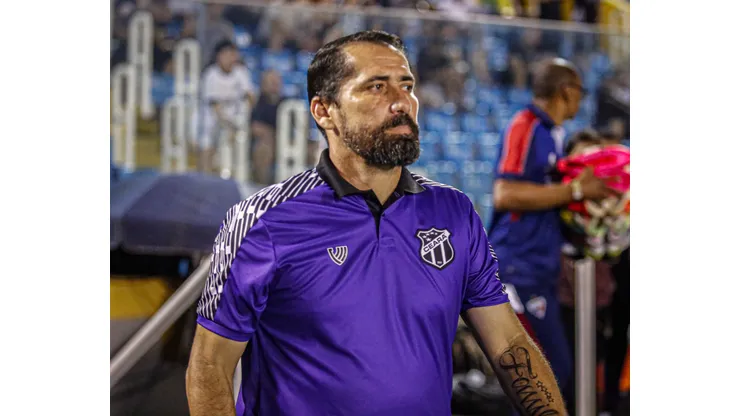 Foto: (Lucas Emanuel/AGIF) - Gustavo Morínigo, técnico do Ceará