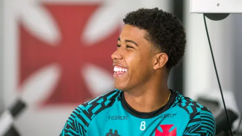 Foto: (Daniel Ramalho/Vasco) – Andrey Santos, ex-Vasco, entrou na mira do Fluminense