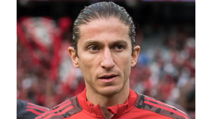 Foto: (Robson Mafra/AGIF) - Filipe Luís está entre os titulares do Flamengo para a semifinal do Mundial