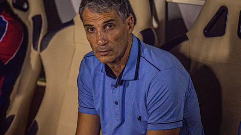 Foto: Lucas Emanuel/AGIF – Vojvoda lamenta derrota do Fortaleza