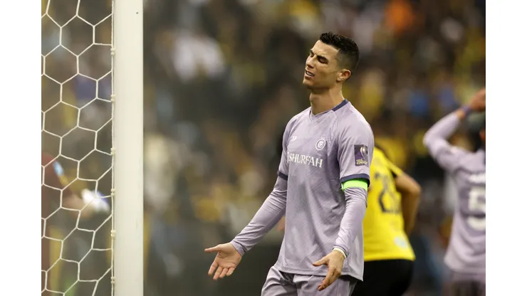 Foto: (Yasser Bakhsh/Getty Images) - Cristiano Ronaldo já 'sofreu' com um meia que está na mira do Vasco