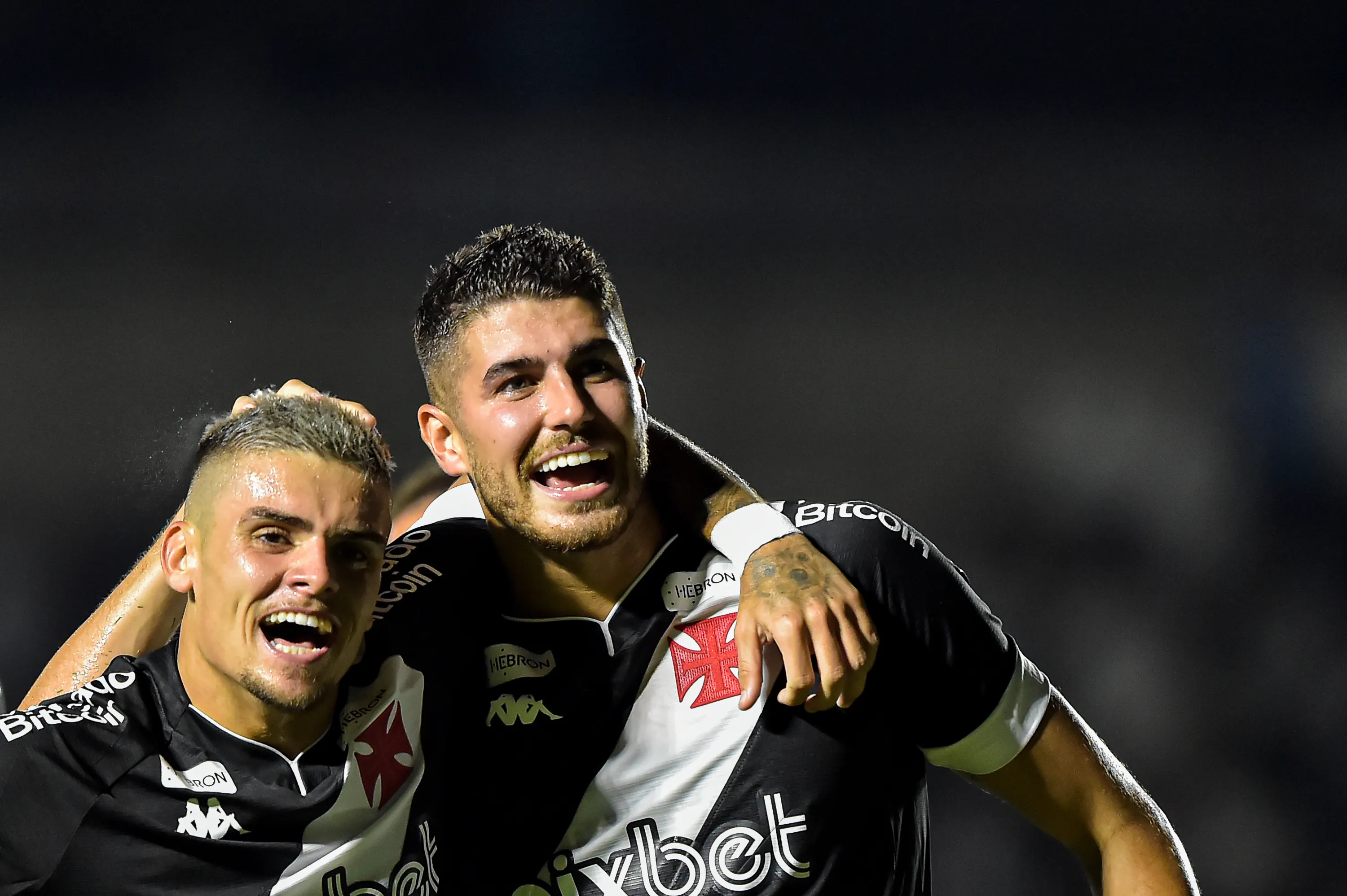 Foto: Thiago Ribeiro/AGIF – Gabriel Pec e Pedro Raul
