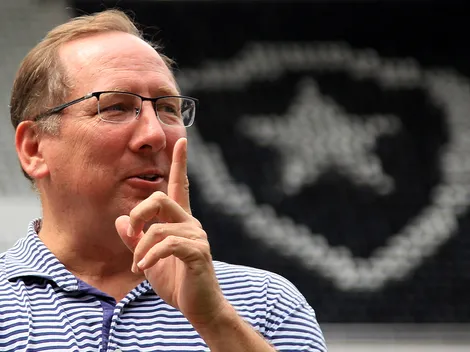 John Textor toma decisão sobre permanência de nome importante do elenco