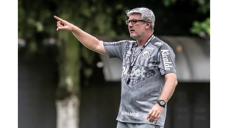 Foto: Ivan Storti/Santos FC - Jogador nega proposta e fica no elenco de ODair Hellmann.