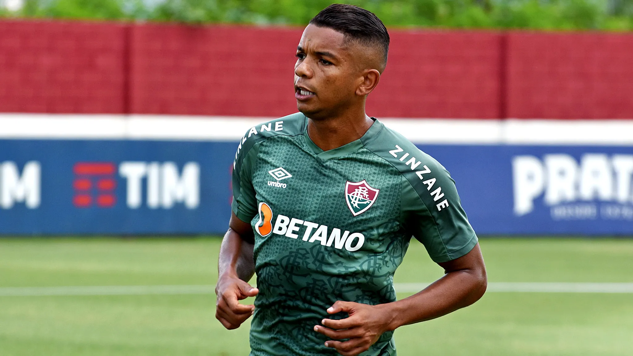 FOTO DE MAILSON SANTANA/FLUMINENSE FC - David Braz comenta situação do Flamengo.